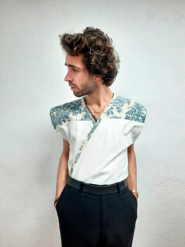 Shitsuko Sleeveless Shirt-Kimono - Image 2